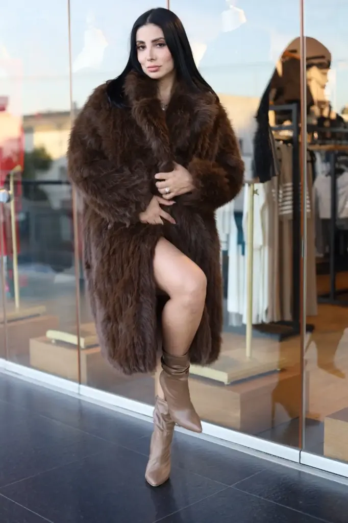 ABRIGO LARGO DE PELUCHE