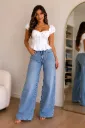 BLUSA CON FRUNCIDO EN EL PECHO Y MANGAS CORTAS ABULLONADAS