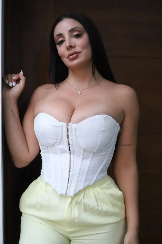 CORSET BLANCO CON VARILLAS Y COPAS