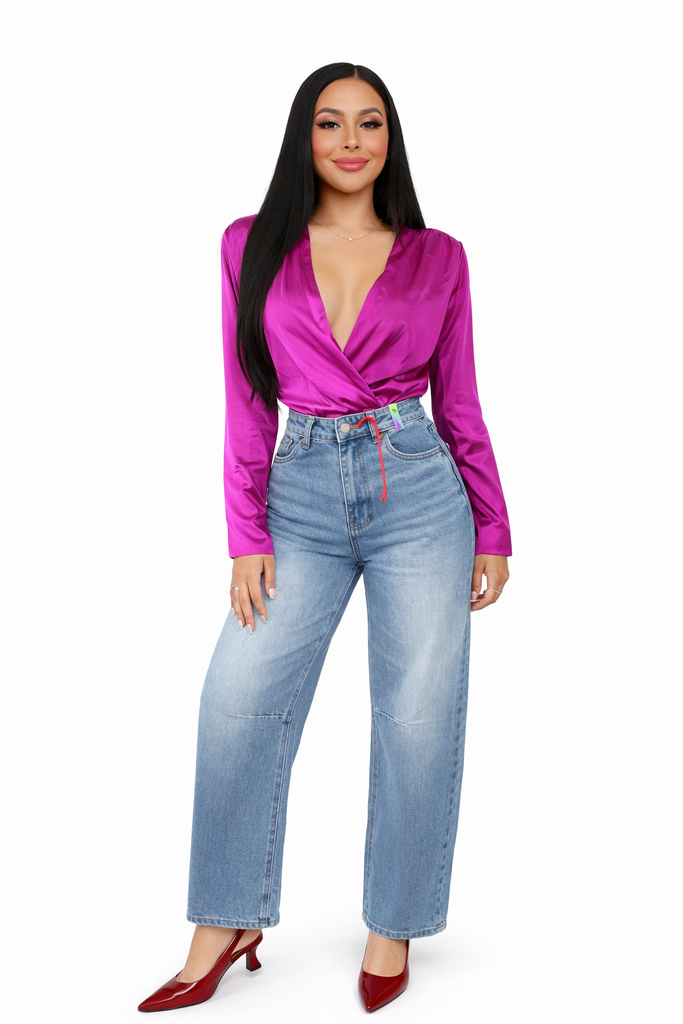 BODY CON ESCOTE PROFUNDO Y HOMBRERAS 