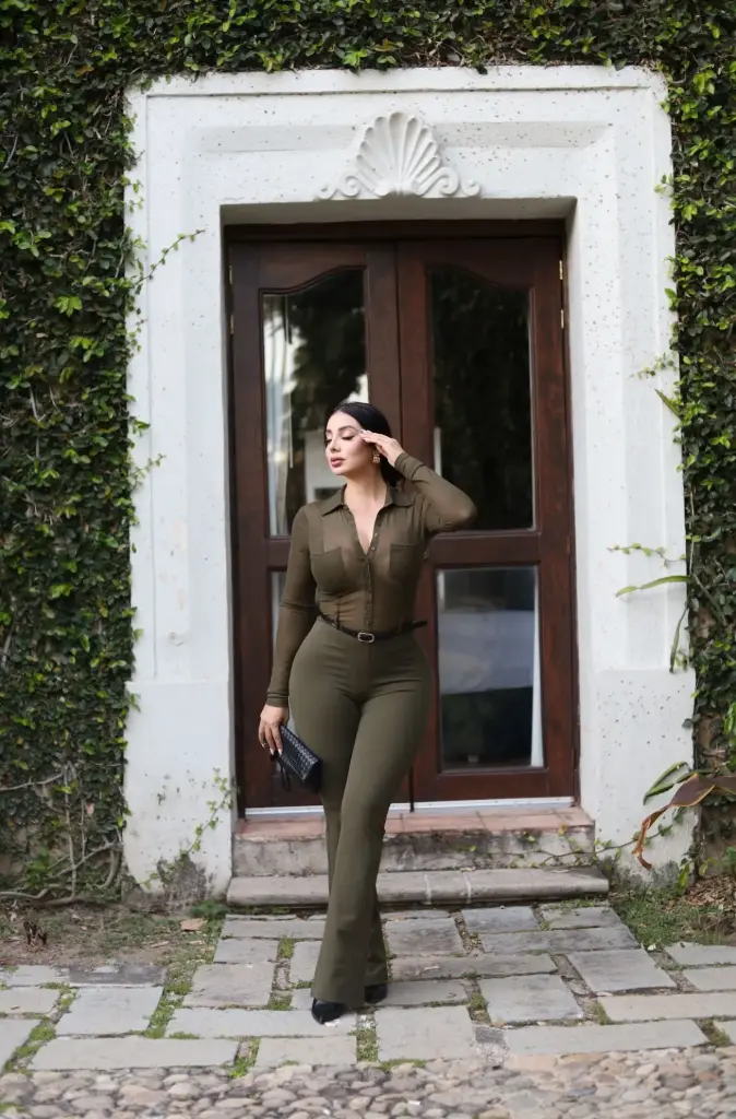 JUMPSUIT MESH TRANPARENTE Y BOLSAS EN BUSTO