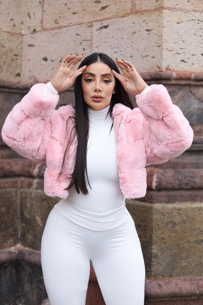 CHAMARRA CORTA PELUCHE CON GORRO 