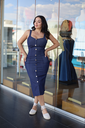 VESTIDO MIDI CON TIRANTES Y ESCOTE CUADRADO