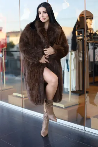 ABRIGO LARGO DE PELUCHE