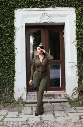 JUMPSUIT MESH TRANPARENTE Y BOLSAS EN BUSTO