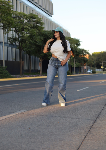 PANTALON VIBRANT TONO MÉDIUM  CON BRILLOS 